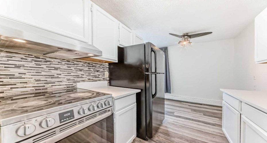 1703 11 Avenue, Calgary, Alberta T3C 0N5, 1 Bedroom Bedrooms, ,1 BathroomBathrooms,Residential,For Sale,11,A2303043