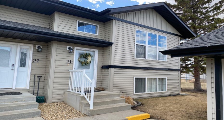 5302 47 Street, Camrose, Alberta T4V 1K6, 2 Bedrooms Bedrooms, ,2 BathroomsBathrooms,Residential,For Sale,47,A2303052