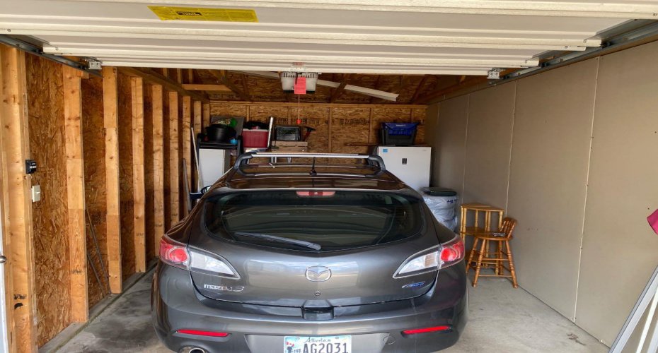 Single with door opener