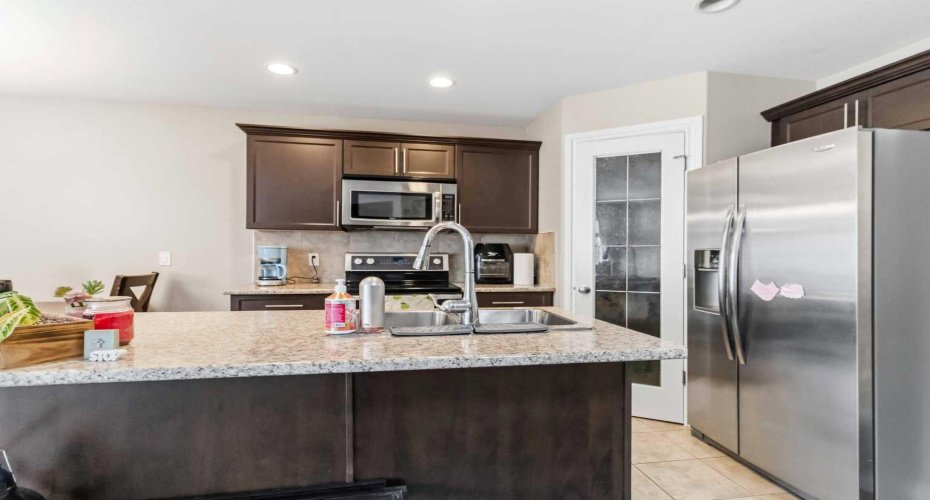 141 Dakin Drive, Fort McMurray, Alberta T9K 0Y1, 4 Bedrooms Bedrooms, ,4 BathroomsBathrooms,Residential,For Sale,Dakin,A2303065