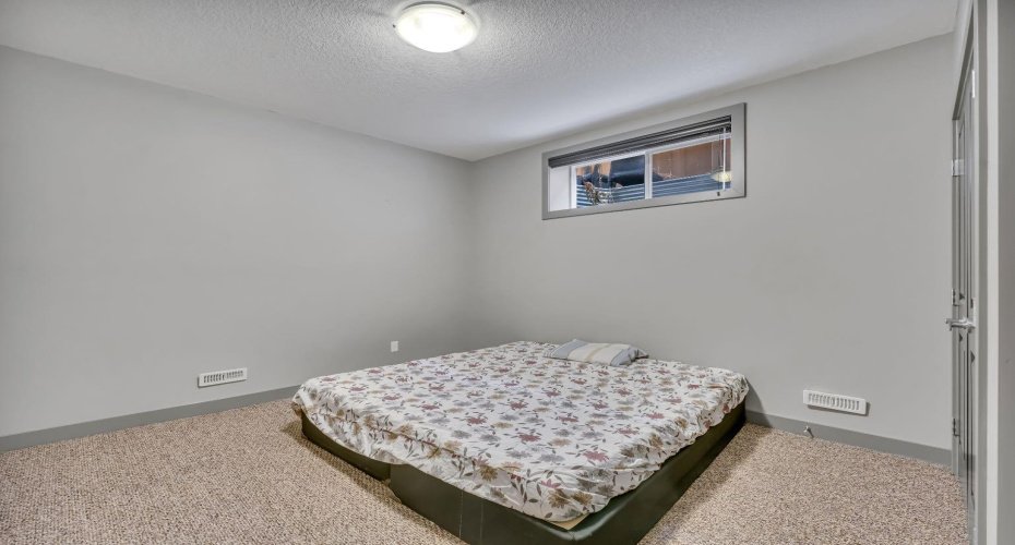 1200 Ravenswood Drive, Airdrie, Alberta T4A 0G7, 3 Bedrooms Bedrooms, ,3 BathroomsBathrooms,Residential,For Sale,Ravenswood,A2303089