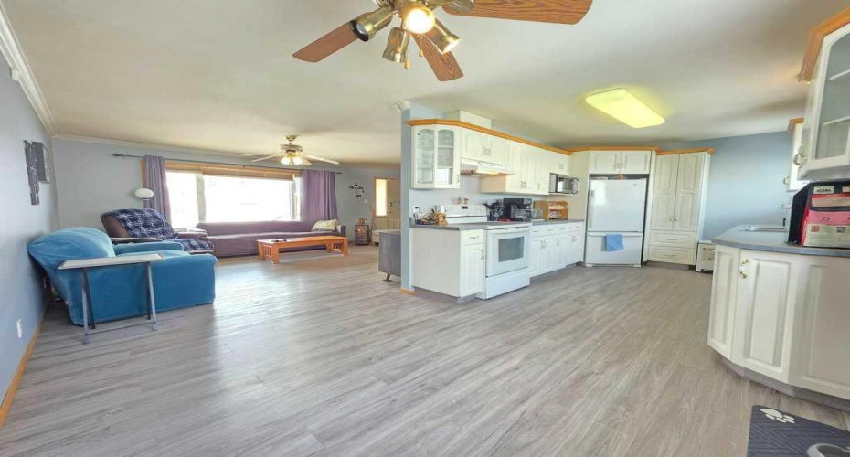 1216 10 Street, Slave Lake, Alberta T0G 2A3, 4 Bedrooms Bedrooms, ,3 BathroomsBathrooms,Residential,For Sale,10,A2303107