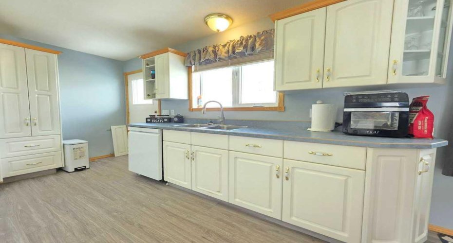 1216 10 Street, Slave Lake, Alberta T0G 2A3, 4 Bedrooms Bedrooms, ,3 BathroomsBathrooms,Residential,For Sale,10,A2303107