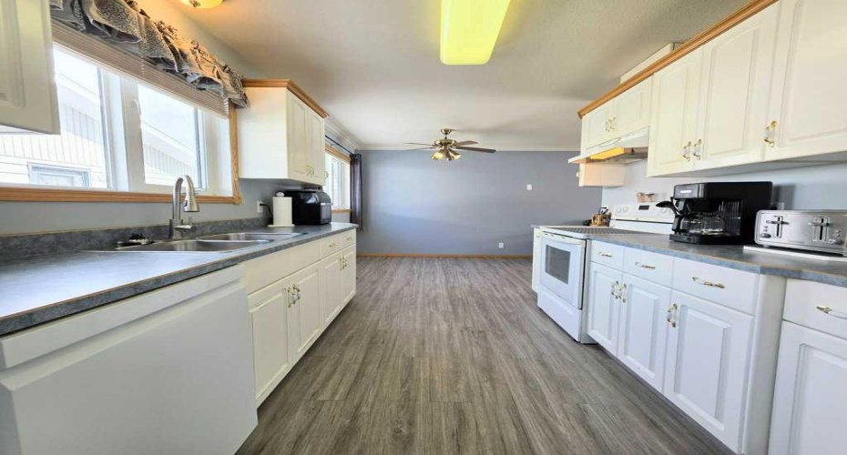 1216 10 Street, Slave Lake, Alberta T0G 2A3, 4 Bedrooms Bedrooms, ,3 BathroomsBathrooms,Residential,For Sale,10,A2303107