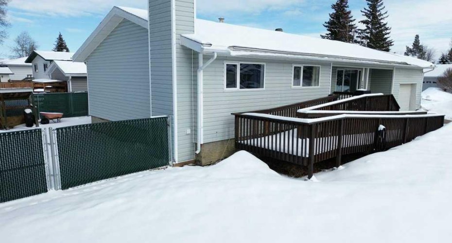 1216 10 Street, Slave Lake, Alberta T0G 2A3, 4 Bedrooms Bedrooms, ,3 BathroomsBathrooms,Residential,For Sale,10,A2303107