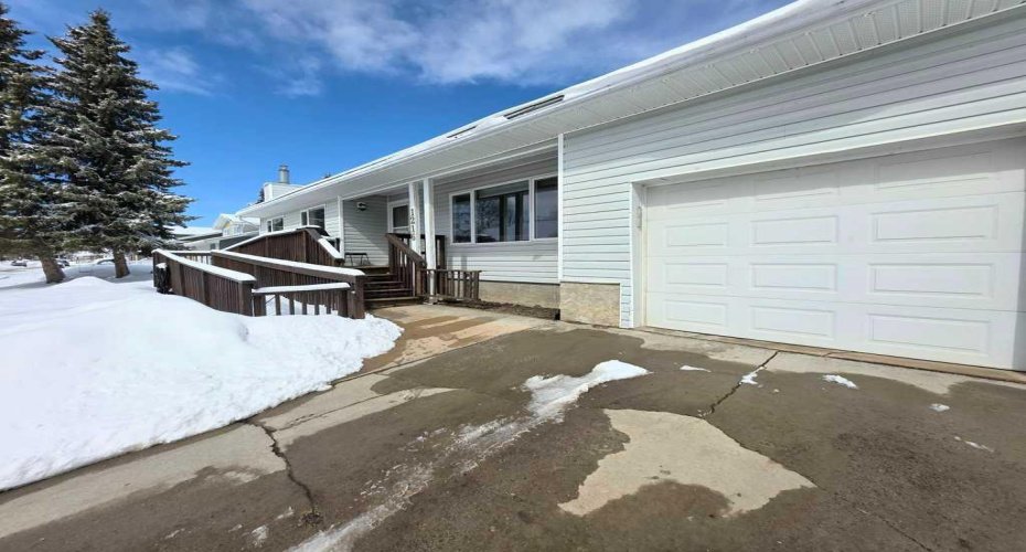 1216 10 Street, Slave Lake, Alberta T0G 2A3, 4 Bedrooms Bedrooms, ,3 BathroomsBathrooms,Residential,For Sale,10,A2303107