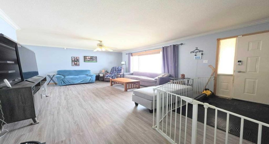 1216 10 Street, Slave Lake, Alberta T0G 2A3, 4 Bedrooms Bedrooms, ,3 BathroomsBathrooms,Residential,For Sale,10,A2303107