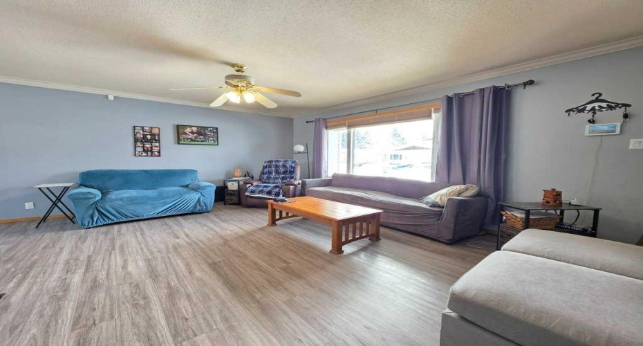 1216 10 Street, Slave Lake, Alberta T0G 2A3, 4 Bedrooms Bedrooms, ,3 BathroomsBathrooms,Residential,For Sale,10,A2303107