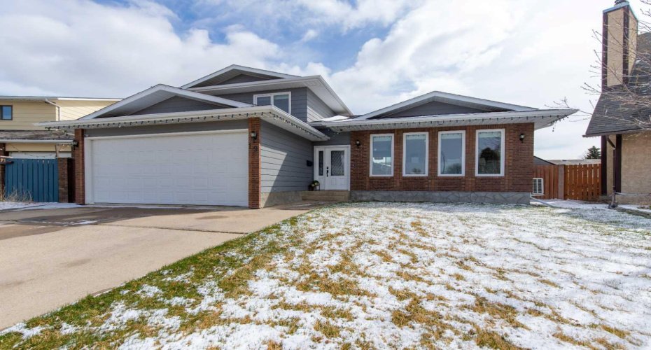 19 Beaverbrook Bay, Lethbridge, Alberta T1H 5Z6, 4 Bedrooms Bedrooms, ,4 BathroomsBathrooms,Residential,For Sale,Beaverbrook,A2303128