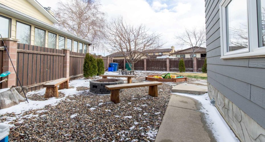 19 Beaverbrook Bay, Lethbridge, Alberta T1H 5Z6, 4 Bedrooms Bedrooms, ,4 BathroomsBathrooms,Residential,For Sale,Beaverbrook,A2303128