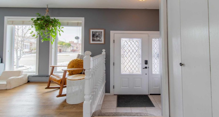 19 Beaverbrook Bay, Lethbridge, Alberta T1H 5Z6, 4 Bedrooms Bedrooms, ,4 BathroomsBathrooms,Residential,For Sale,Beaverbrook,A2303128