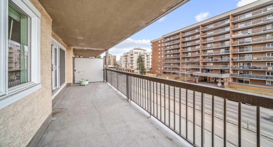 1334 12 Avenue, Calgary, Alberta T3C 3R9, 1 Bedroom Bedrooms, ,1 BathroomBathrooms,Residential,For Sale,12,A2303351