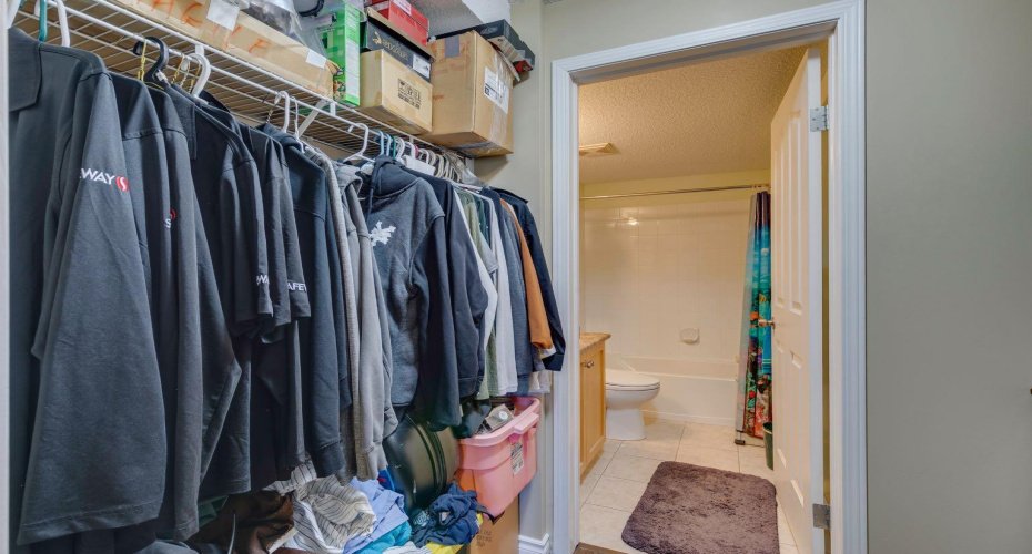 2518 Fish Creek Boulevard, Calgary, Alberta T2Y4T5, 2 Bedrooms Bedrooms, ,2 BathroomsBathrooms,Residential,For Sale,Fish Creek,A2303355