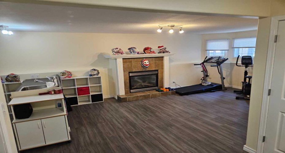 58 HERITAGE Circle, Lethbridge, Alberta T9K 7T3, 5 Bedrooms Bedrooms, ,3 BathroomsBathrooms,Residential,For Sale,HERITAGE,A2303370