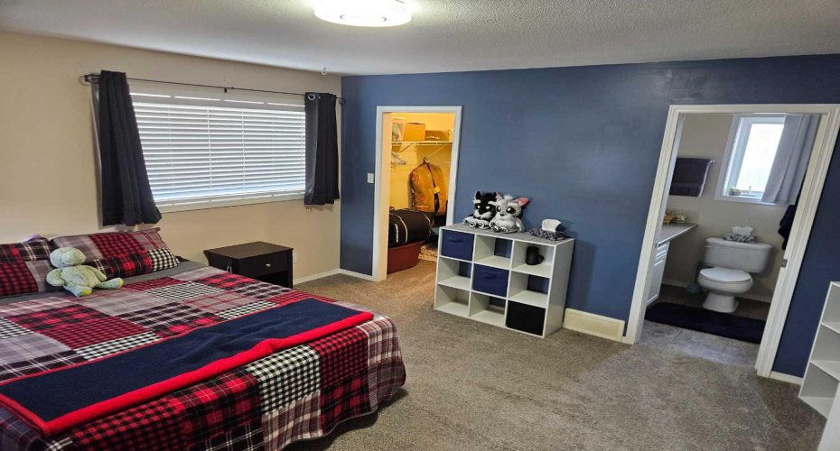 58 HERITAGE Circle, Lethbridge, Alberta T9K 7T3, 5 Bedrooms Bedrooms, ,3 BathroomsBathrooms,Residential,For Sale,HERITAGE,A2303370