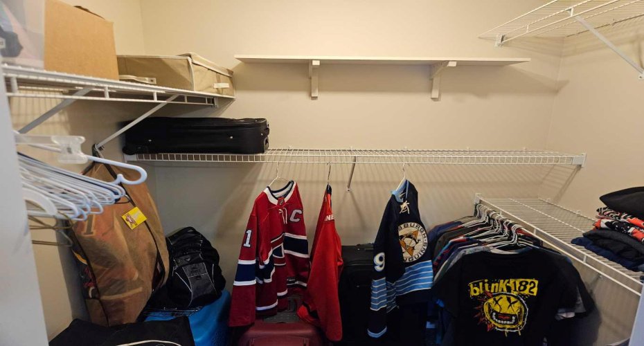 58 HERITAGE Circle, Lethbridge, Alberta T9K 7T3, 5 Bedrooms Bedrooms, ,3 BathroomsBathrooms,Residential,For Sale,HERITAGE,A2303370