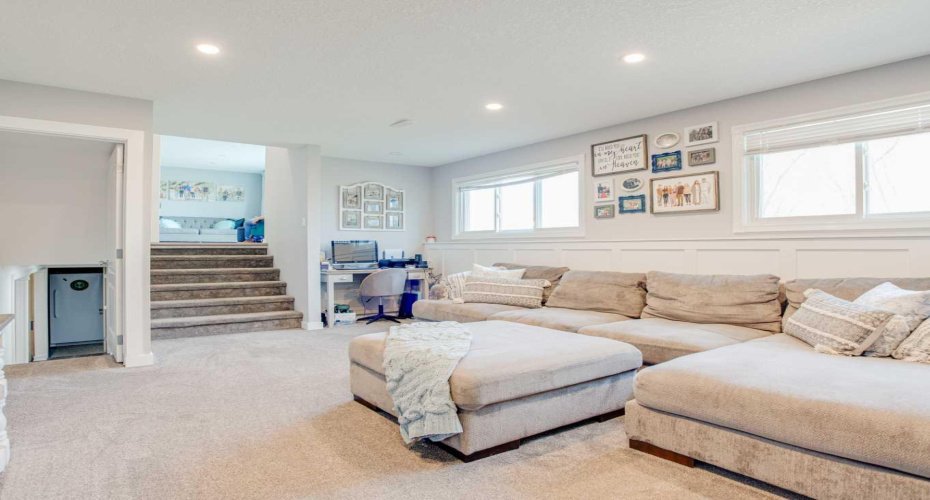 114 Laval Court, Lethbridge, Alberta T1K 4G3, 5 Bedrooms Bedrooms, ,3 BathroomsBathrooms,Residential,For Sale,Laval,A2303387