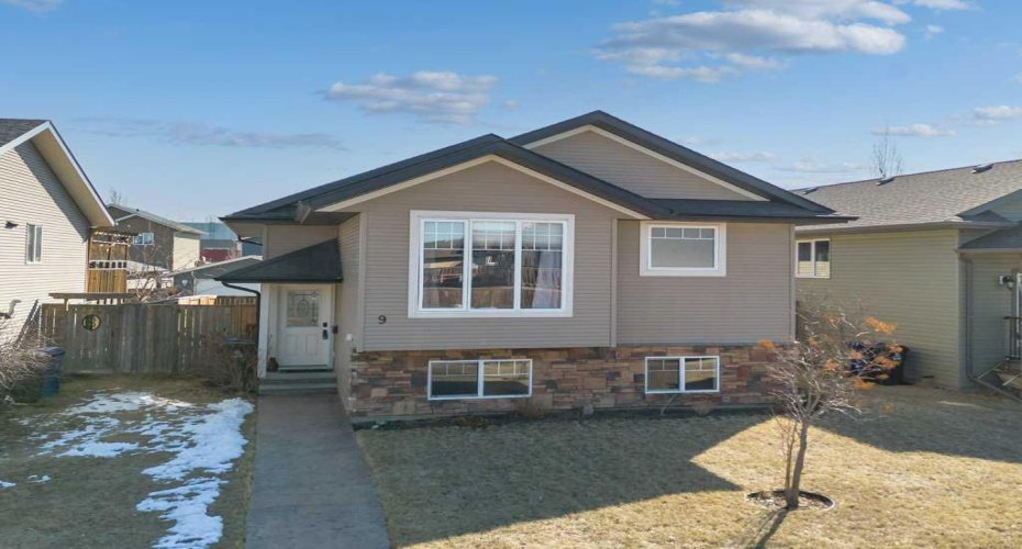 9 Cedar Crescent, Blackfalds, Alberta T0M 0J0, 3 Bedrooms Bedrooms, ,2 BathroomsBathrooms,Residential,For Sale,Cedar,A2303398