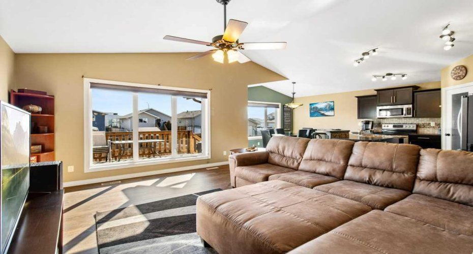 9 Cedar Crescent, Blackfalds, Alberta T0M 0J0, 3 Bedrooms Bedrooms, ,2 BathroomsBathrooms,Residential,For Sale,Cedar,A2303398