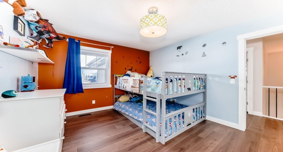 69 Sundown Grove, Cochrane, Alberta T4C 0X5, 4 Bedrooms Bedrooms, ,4 BathroomsBathrooms,Residential,For Sale,Sundown,A2303402