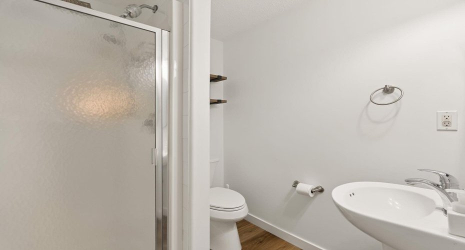 5040 53 Street, Sylvan Lake, Alberta T4S 0A1, 2 Bedrooms Bedrooms, ,2 BathroomsBathrooms,Residential,For Sale,53,A2303412