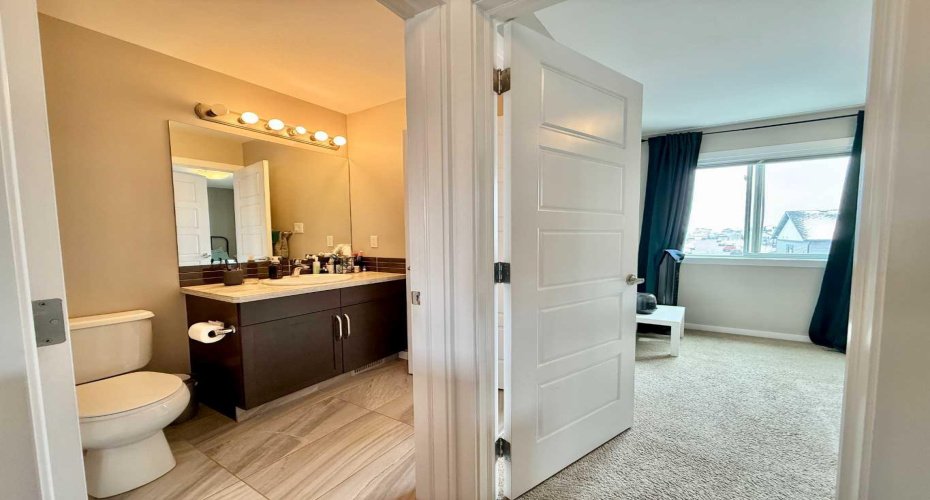 1134 Keystone Road, Lethbridge, Alberta T1J 5H6, 3 Bedrooms Bedrooms, ,2 BathroomsBathrooms,Residential,For Sale,Keystone,A2303416