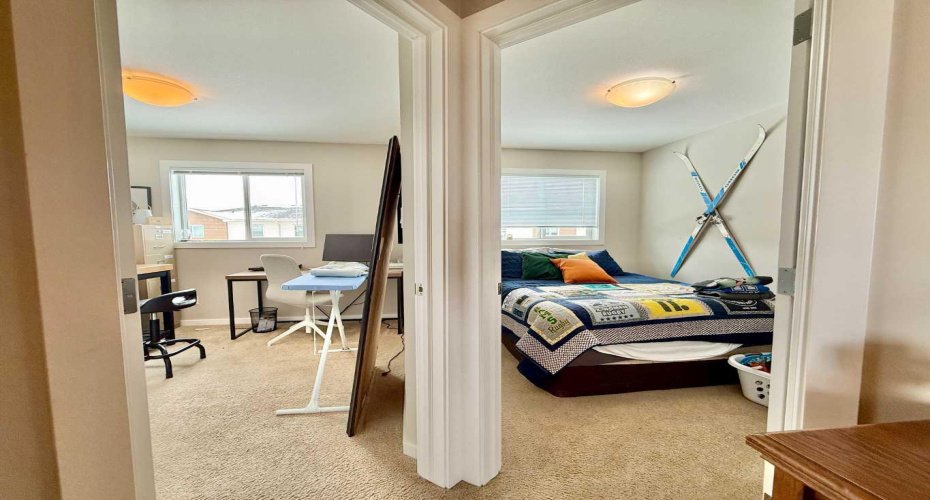 1134 Keystone Road, Lethbridge, Alberta T1J 5H6, 3 Bedrooms Bedrooms, ,2 BathroomsBathrooms,Residential,For Sale,Keystone,A2303416