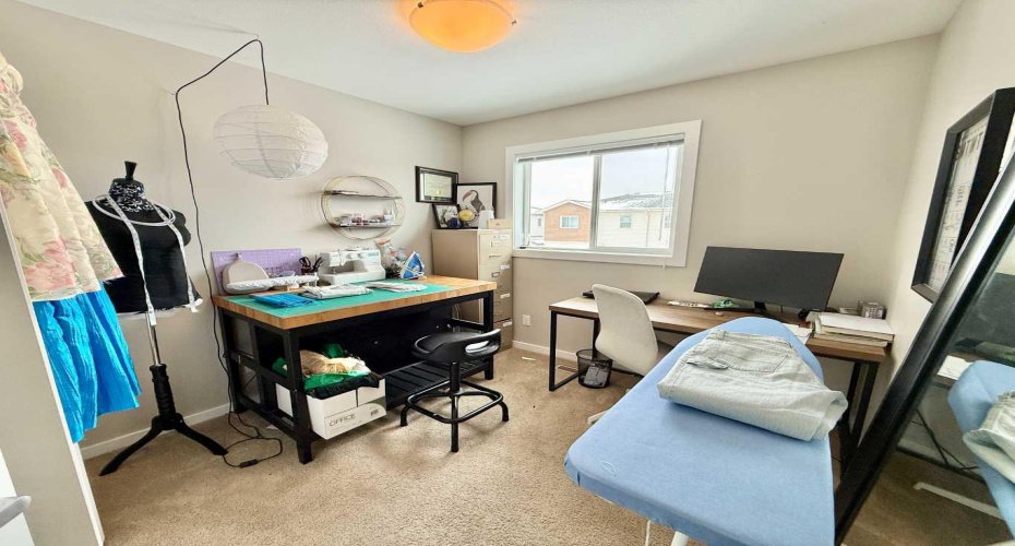 1134 Keystone Road, Lethbridge, Alberta T1J 5H6, 3 Bedrooms Bedrooms, ,2 BathroomsBathrooms,Residential,For Sale,Keystone,A2303416