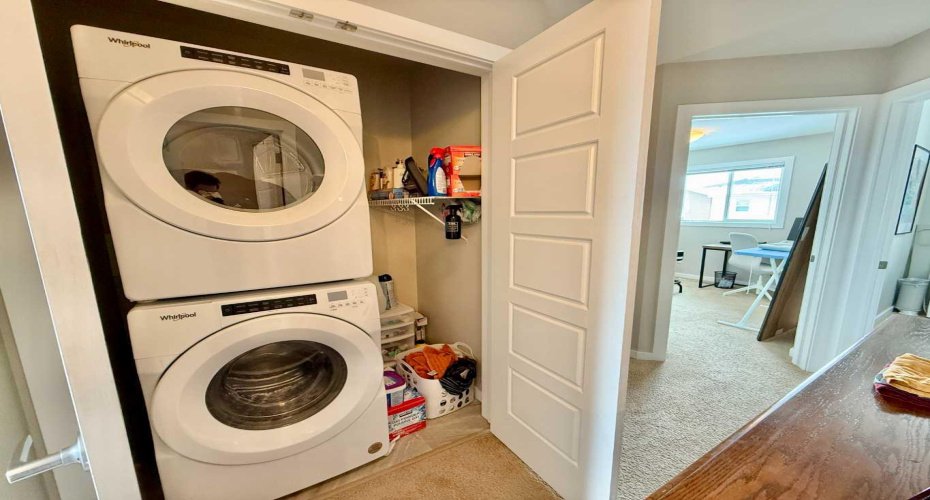 1134 Keystone Road, Lethbridge, Alberta T1J 5H6, 3 Bedrooms Bedrooms, ,2 BathroomsBathrooms,Residential,For Sale,Keystone,A2303416