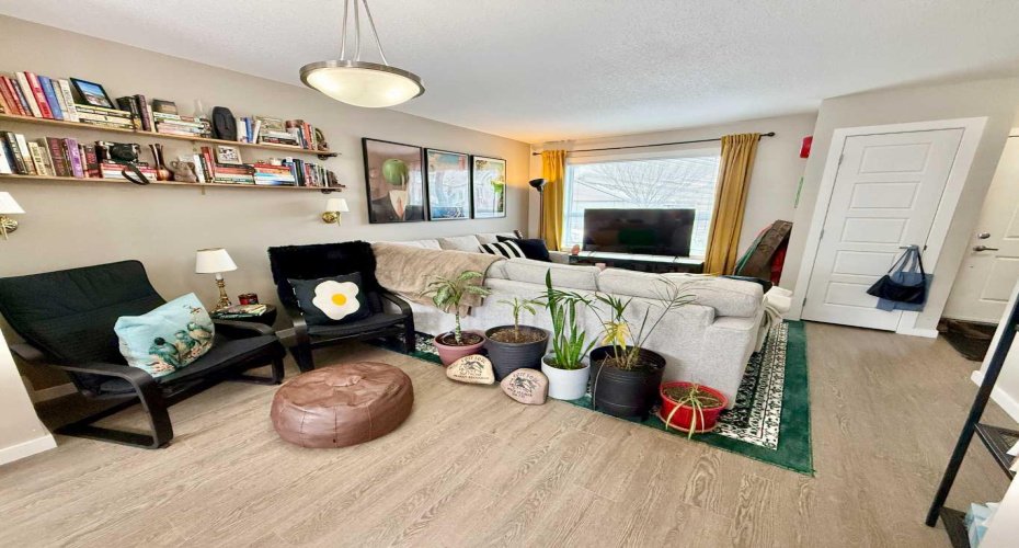 1134 Keystone Road, Lethbridge, Alberta T1J 5H6, 3 Bedrooms Bedrooms, ,2 BathroomsBathrooms,Residential,For Sale,Keystone,A2303416