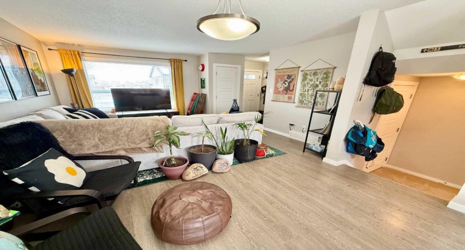 1134 Keystone Road, Lethbridge, Alberta T1J 5H6, 3 Bedrooms Bedrooms, ,2 BathroomsBathrooms,Residential,For Sale,Keystone,A2303416