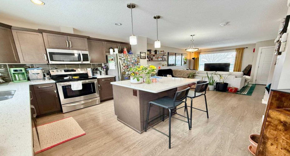 1134 Keystone Road, Lethbridge, Alberta T1J 5H6, 3 Bedrooms Bedrooms, ,2 BathroomsBathrooms,Residential,For Sale,Keystone,A2303416