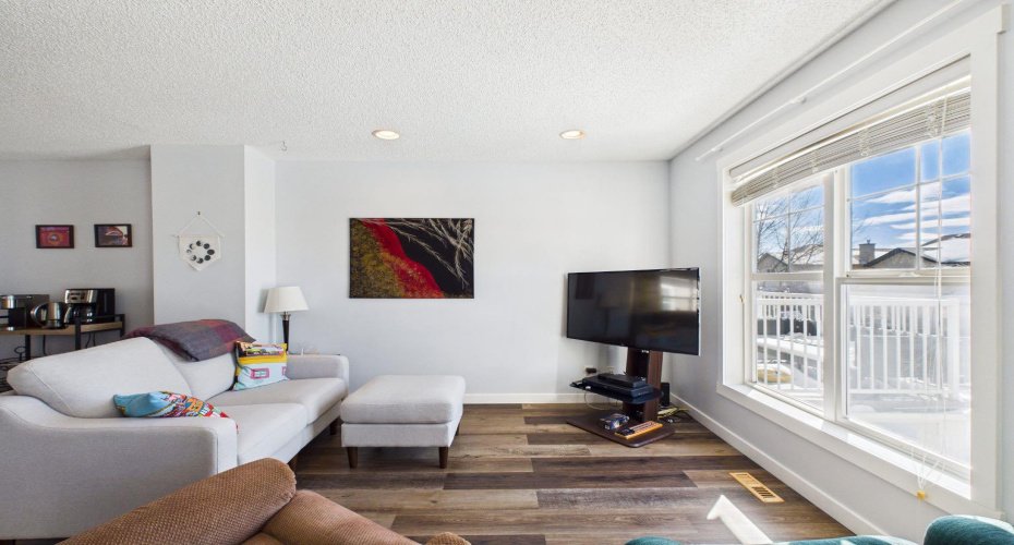 47 Toscana Gardens, Calgary, Alberta T3L 3C2, 2 Bedrooms Bedrooms, ,3 BathroomsBathrooms,Residential,For Sale,Toscana,A2303418