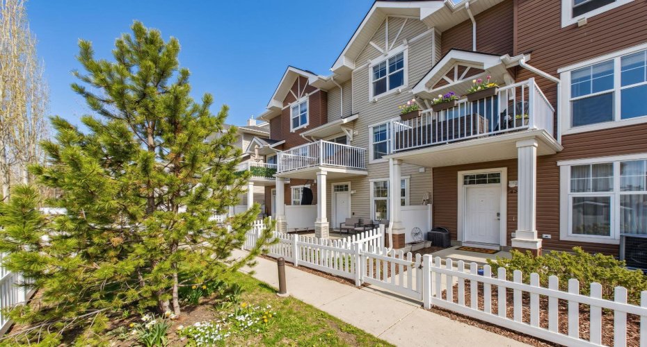 47 Toscana Gardens, Calgary, Alberta T3L 3C2, 2 Bedrooms Bedrooms, ,3 BathroomsBathrooms,Residential,For Sale,Toscana,A2303418