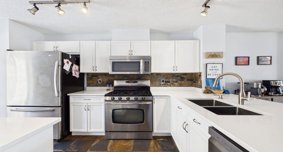 47 Toscana Gardens, Calgary, Alberta T3L 3C2, 2 Bedrooms Bedrooms, ,3 BathroomsBathrooms,Residential,For Sale,Toscana,A2303418