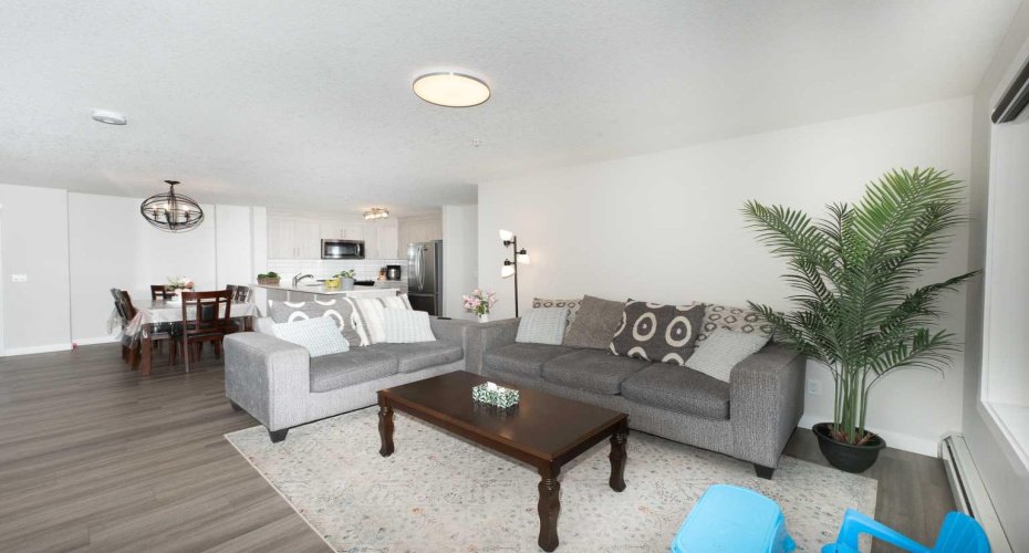 6118 80 Avenue, Calgary, Alberta T3J 0S6, 2 Bedrooms Bedrooms, ,2 BathroomsBathrooms,Residential,For Sale,80,A2303427