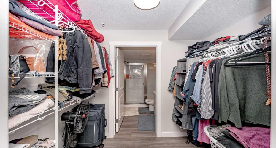 6118 80 Avenue, Calgary, Alberta T3J 0S6, 2 Bedrooms Bedrooms, ,2 BathroomsBathrooms,Residential,For Sale,80,A2303427