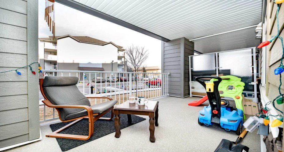 6118 80 Avenue, Calgary, Alberta T3J 0S6, 2 Bedrooms Bedrooms, ,2 BathroomsBathrooms,Residential,For Sale,80,A2303427