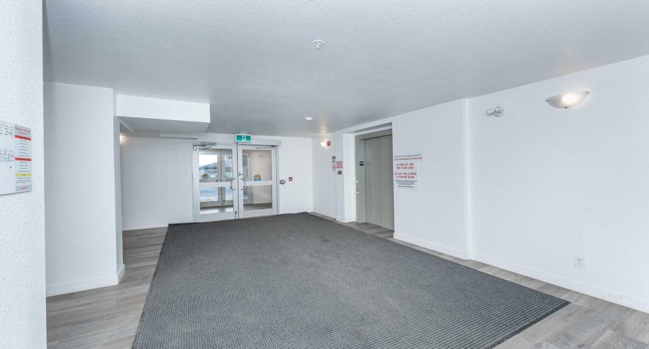 6118 80 Avenue, Calgary, Alberta T3J 0S6, 2 Bedrooms Bedrooms, ,2 BathroomsBathrooms,Residential,For Sale,80,A2303427