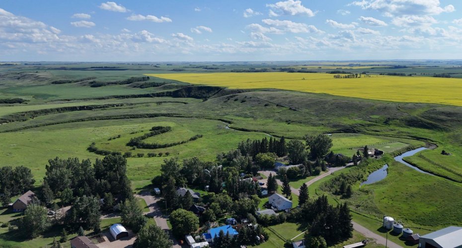 1 ALBERTA Avenue, Sunnyslope, Alberta T0M 1J0, 1 Bedroom Bedrooms, ,1 BathroomBathrooms,Residential,For Sale,ALBERTA,A2303435