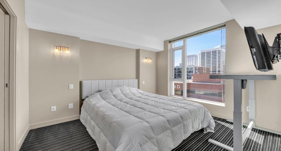 888 4 Avenue, Calgary, Alberta T2P0V2, 1 Bedroom Bedrooms, ,1 BathroomBathrooms,Residential,For Sale,4,A2303437