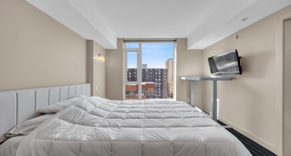 888 4 Avenue, Calgary, Alberta T2P0V2, 1 Bedroom Bedrooms, ,1 BathroomBathrooms,Residential,For Sale,4,A2303437