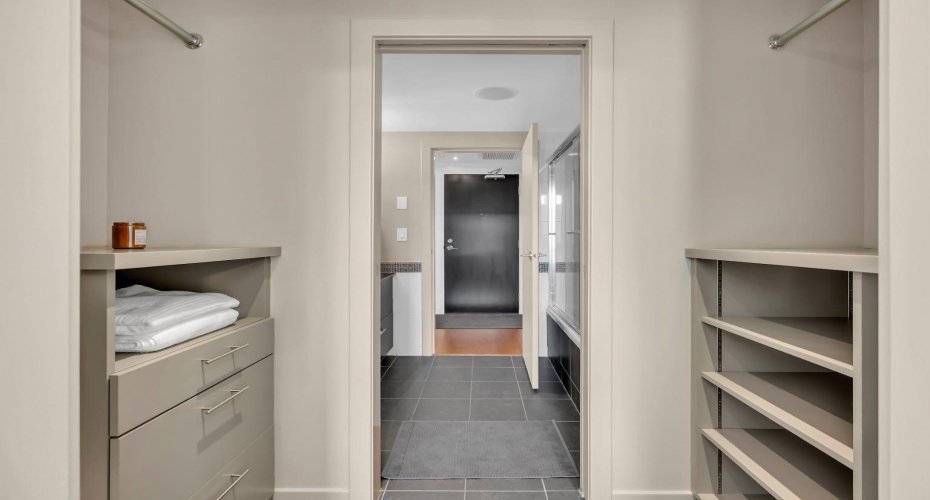 888 4 Avenue, Calgary, Alberta T2P0V2, 1 Bedroom Bedrooms, ,1 BathroomBathrooms,Residential,For Sale,4,A2303437