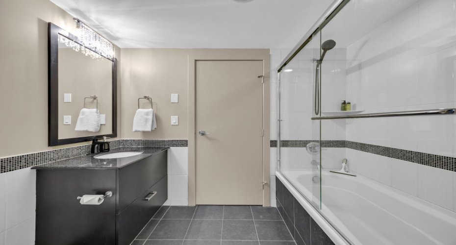 888 4 Avenue, Calgary, Alberta T2P0V2, 1 Bedroom Bedrooms, ,1 BathroomBathrooms,Residential,For Sale,4,A2303437