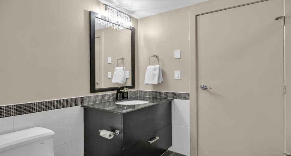 888 4 Avenue, Calgary, Alberta T2P0V2, 1 Bedroom Bedrooms, ,1 BathroomBathrooms,Residential,For Sale,4,A2303437