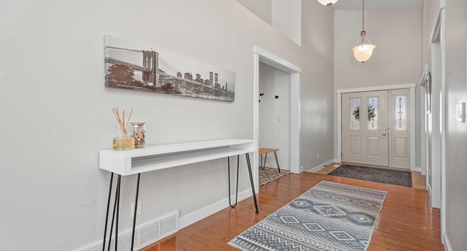 611 Cavendish Beach Bay, Chestermere, Alberta T1X 1H9, 2 Bedrooms Bedrooms, ,2 BathroomsBathrooms,Residential,For Sale,Cavendish Beach,A2303442