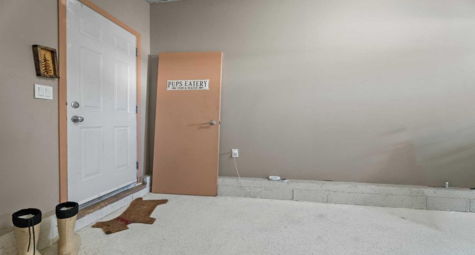 611 Cavendish Beach Bay, Chestermere, Alberta T1X 1H9, 2 Bedrooms Bedrooms, ,2 BathroomsBathrooms,Residential,For Sale,Cavendish Beach,A2303442