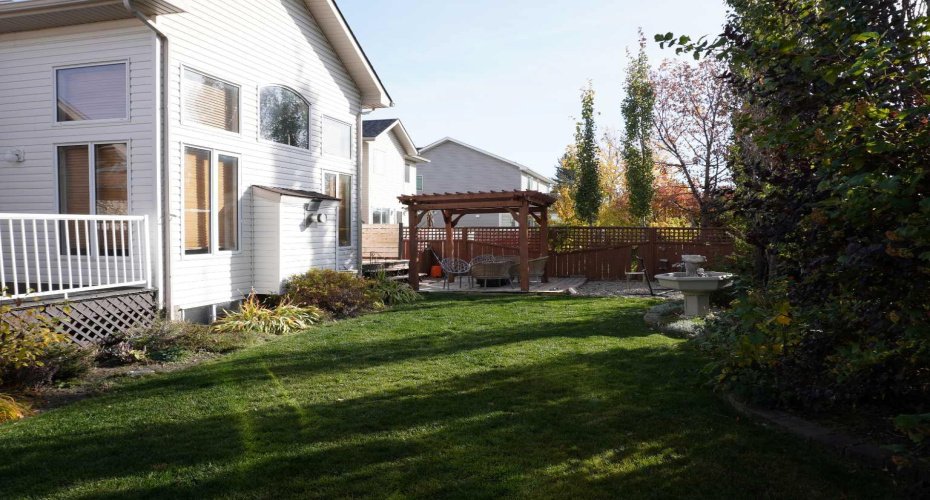 611 Cavendish Beach Bay, Chestermere, Alberta T1X 1H9, 2 Bedrooms Bedrooms, ,2 BathroomsBathrooms,Residential,For Sale,Cavendish Beach,A2303442