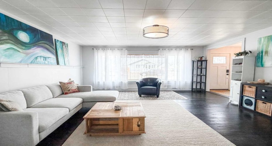 4713 51 Street, Stettler, Alberta T0C 2L1, 3 Bedrooms Bedrooms, ,2 BathroomsBathrooms,Residential,For Sale,51,A2303447