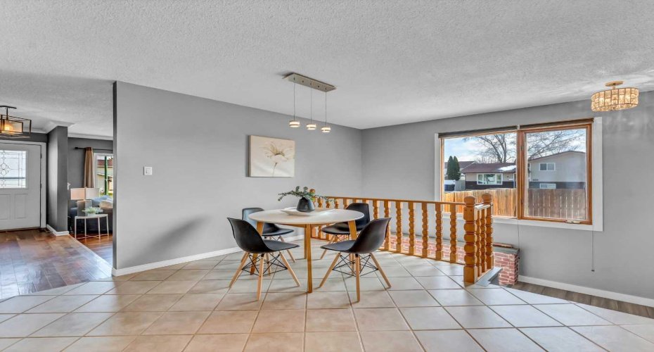 17 Ross Haven Court, Medicine Hat, Alberta T1B 3B3, 3 Bedrooms Bedrooms, ,2 BathroomsBathrooms,Residential,For Sale,Ross Haven,A2303451